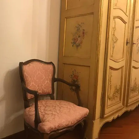 Apartment La Casa Del Melograno Alba (Piedmont)